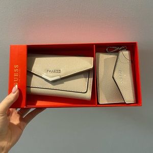 GUESS wallet and card holder set